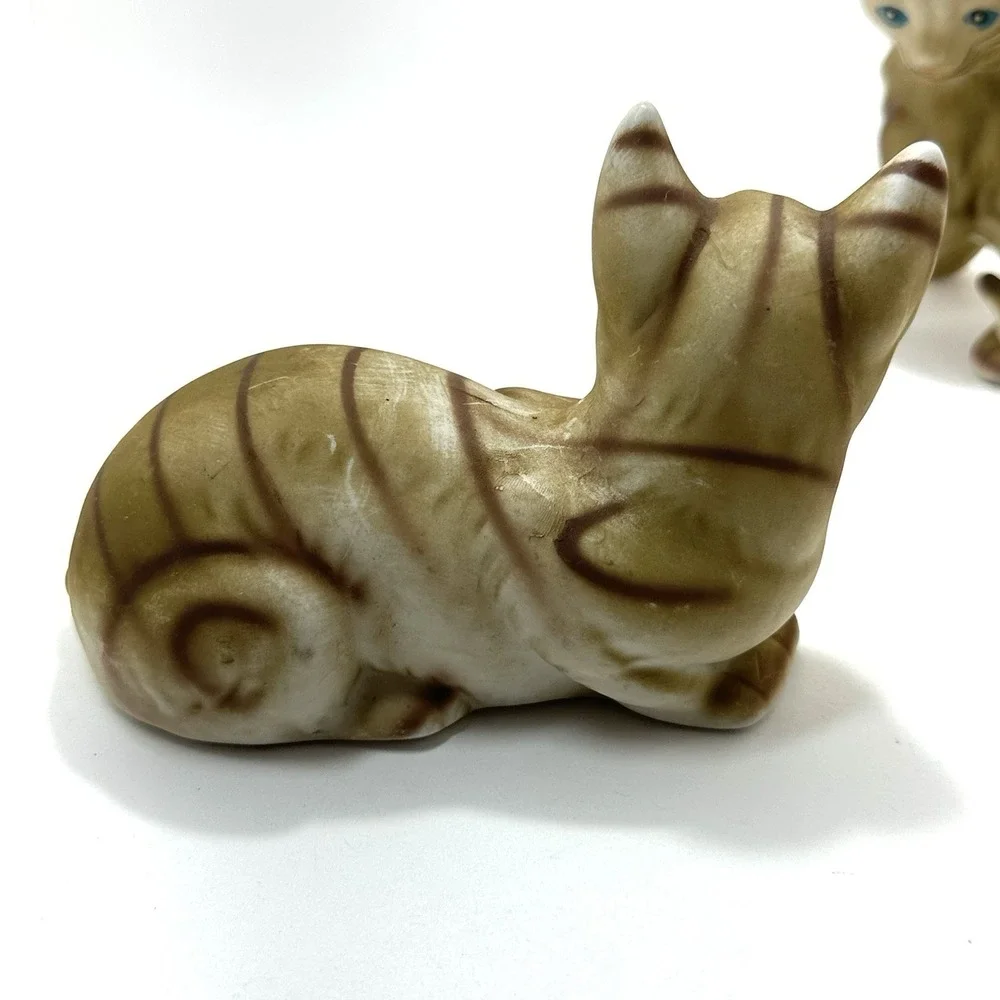 VTG Porcelain Buff Orange Tabby Cat Figurines Large Striped Blue Eyes Set of 2